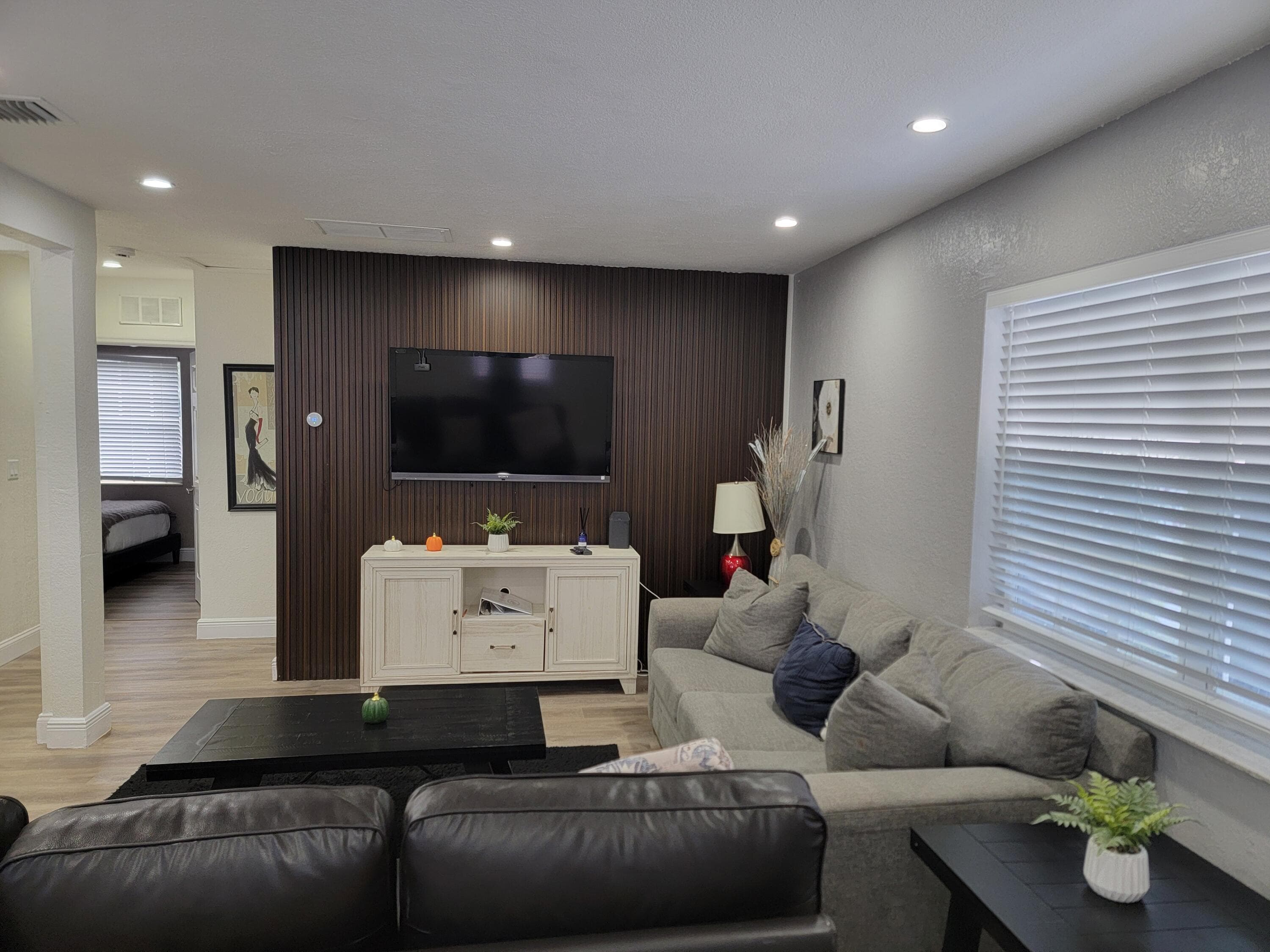 1600 NW 2nd Avenue, Fort Lauderdale, FL 33311 5