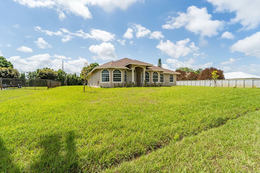 376 SW Paar Drive, Port St. Lucie, FL 34953 5