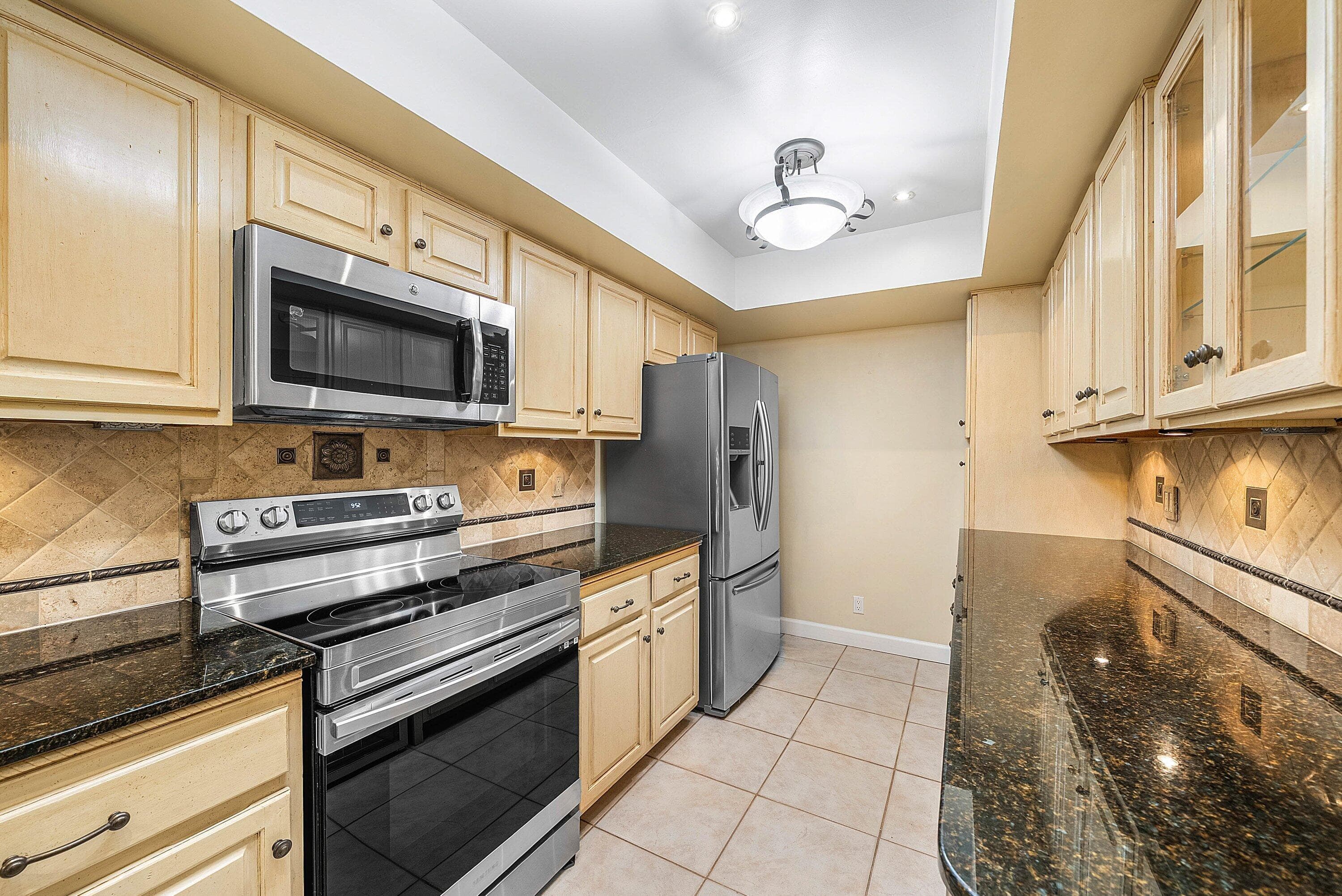 5664 Santiago Circle, Boca Raton, FL 33433 19