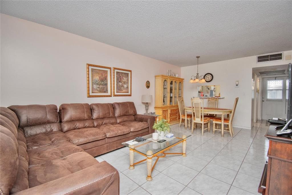 5171 W Oakland Park Boulevard 207, Lauderdale Lakes, FL 33313 7