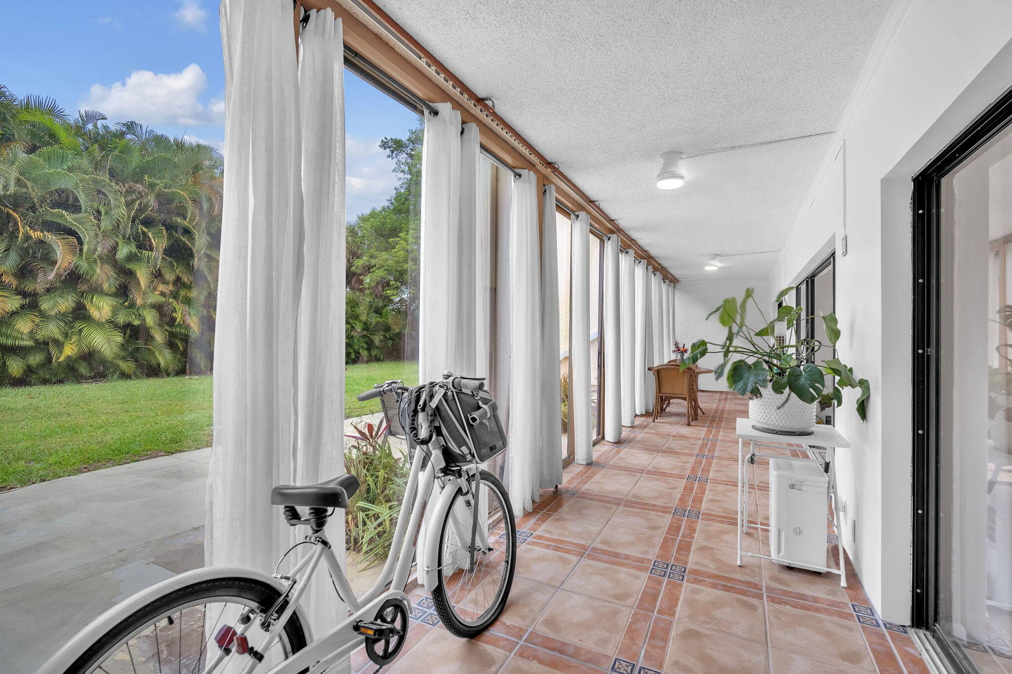 1823 Presidential Way E101, West Palm Beach, FL 33401 34
