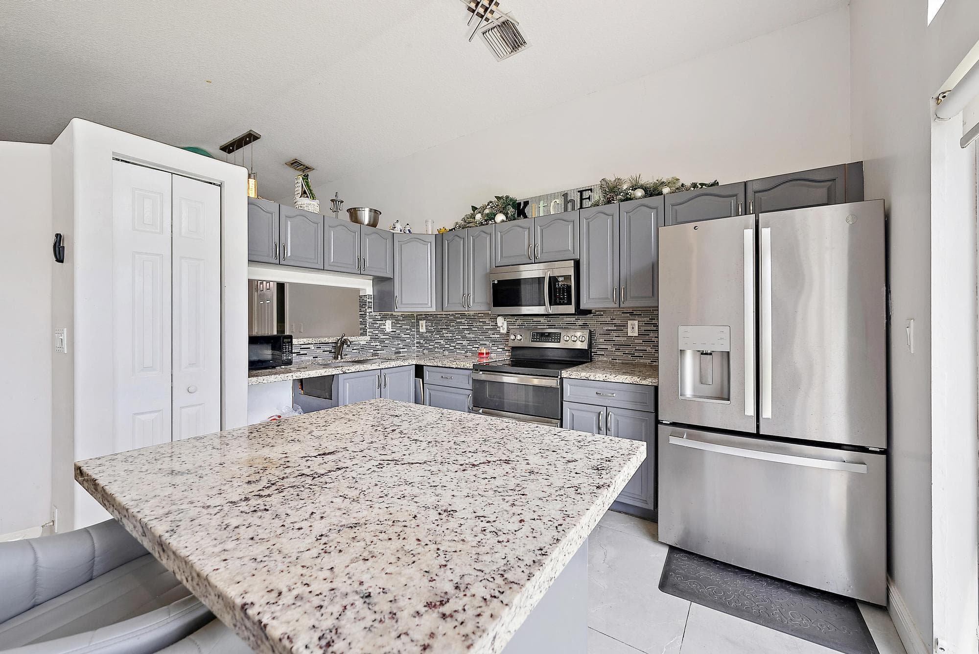 8193 Pelican Harbour Drive, Lake Worth, FL 33467 5