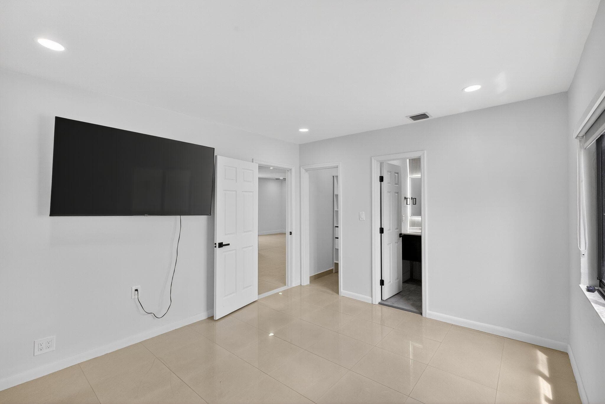 2244 SW 10th Street, Miami, FL 33135 26