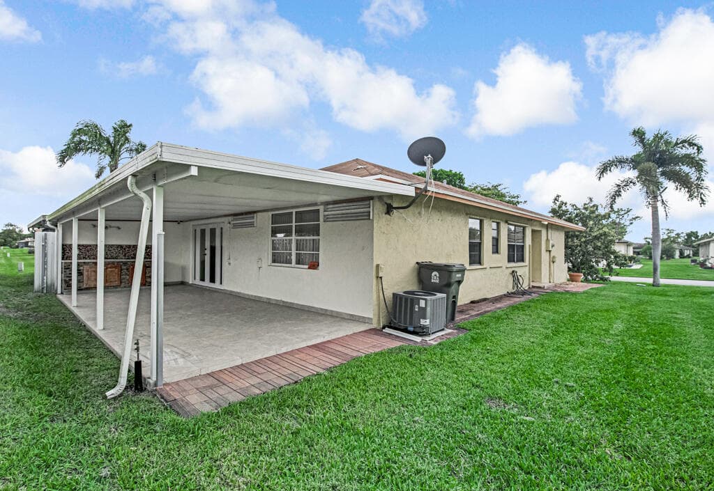 4917 Luqui Court, West Palm Beach, FL 33415 10
