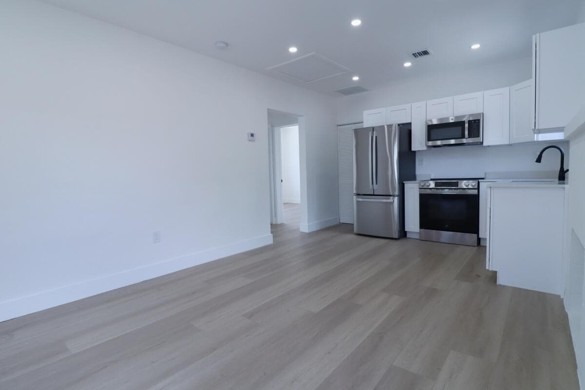 3040 NW 13th Avenue 1, Miami, FL 33142 3