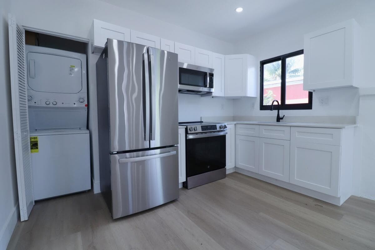 3040 NW 13th Avenue 1, Miami, FL 33142 4