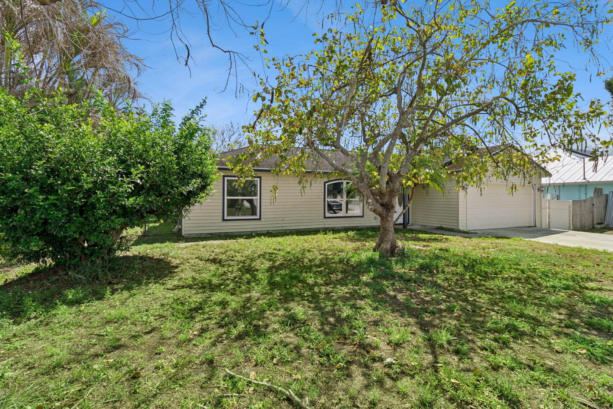 3349 SW Frankford Street, Port St. Lucie, FL 34953 2