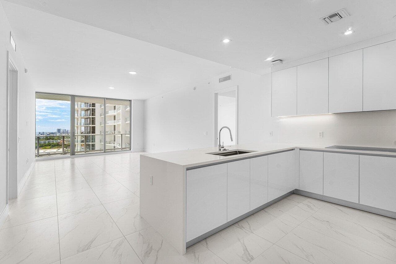 220 Lake Shore Drive 1415, Lake Park, FL 33403 2