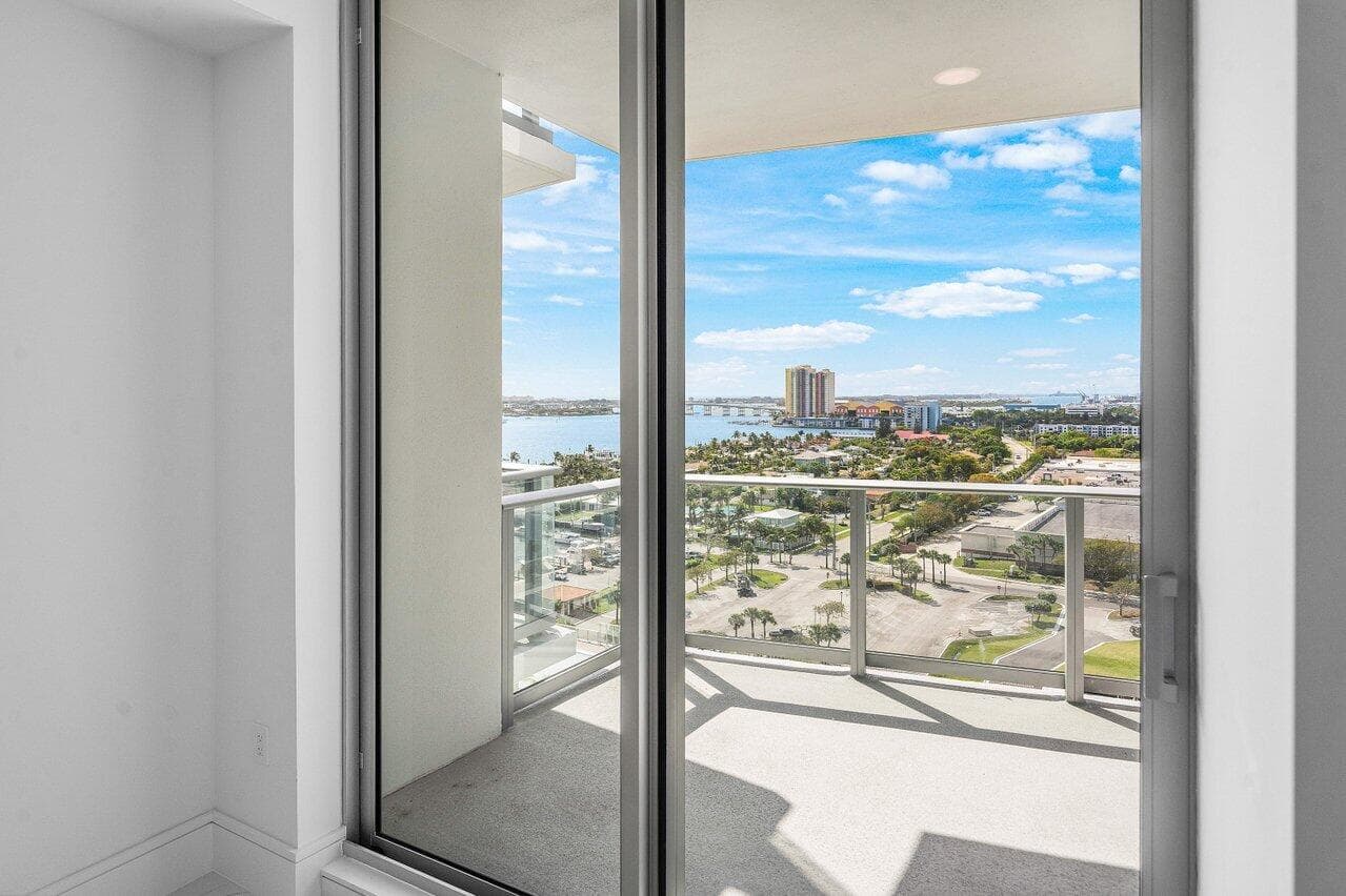 220 Lake Shore Drive 1415, Lake Park, FL 33403 24