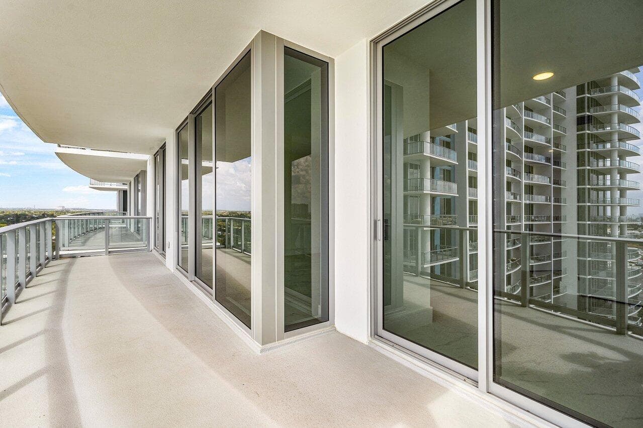 220 Lake Shore Drive 1415, Lake Park, FL 33403 32