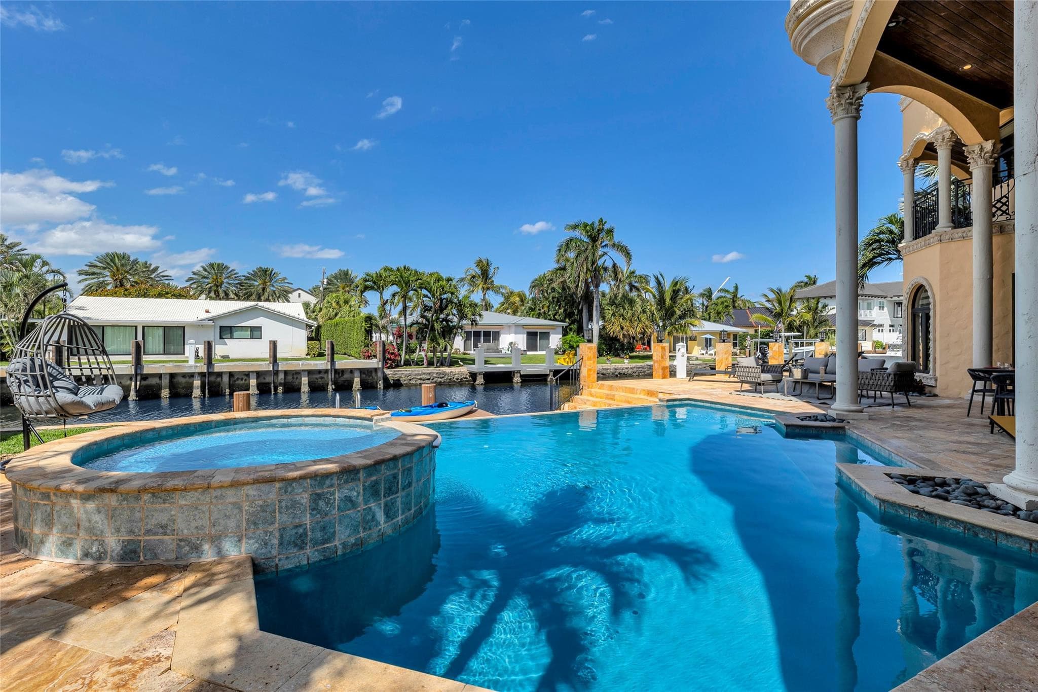 1011 Rhodes Villa Avenue, Delray Beach, FL 33483 32