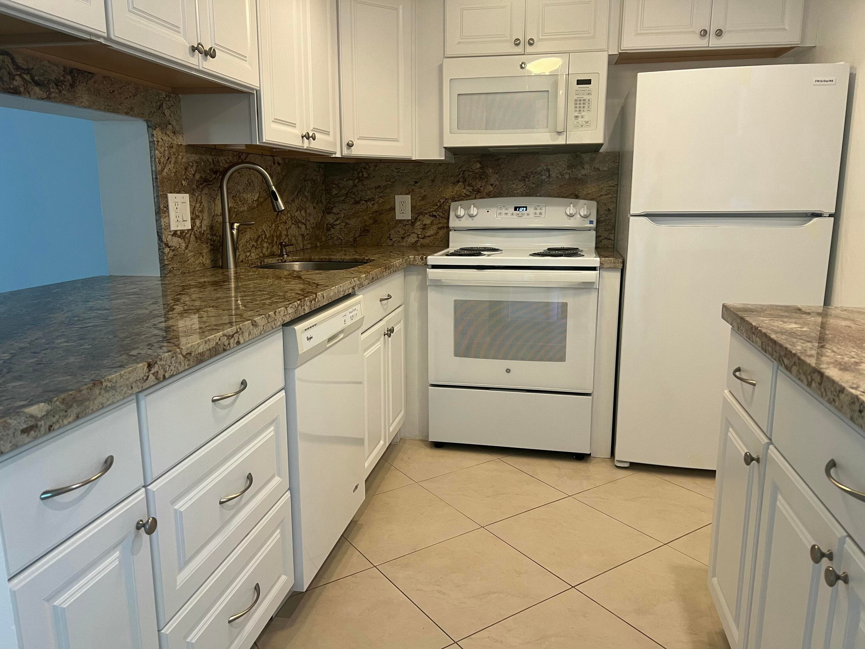 2615 NE 3rd Court 213, Boynton Beach, FL 33435 2