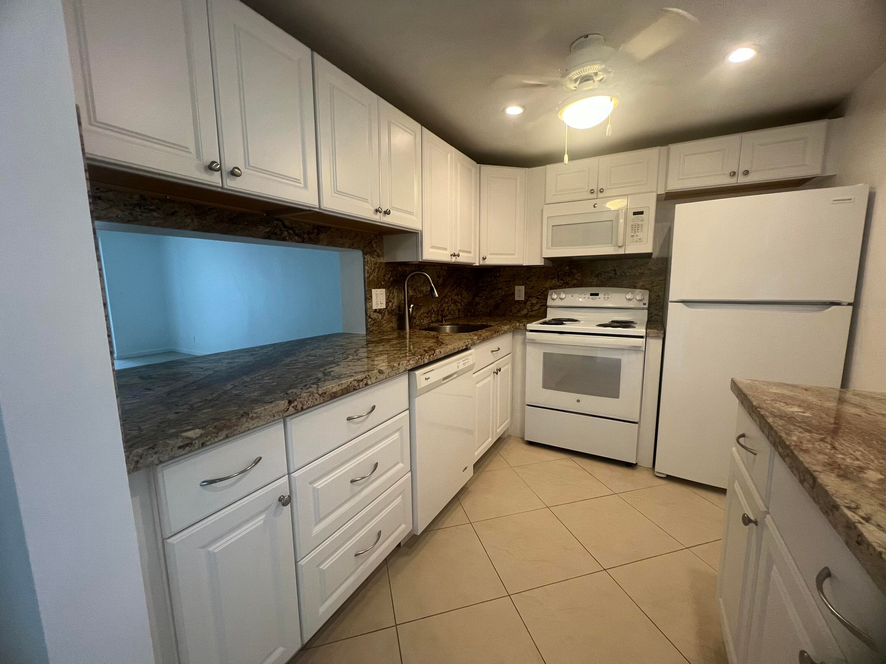 2615 NE 3rd Court 213, Boynton Beach, FL 33435