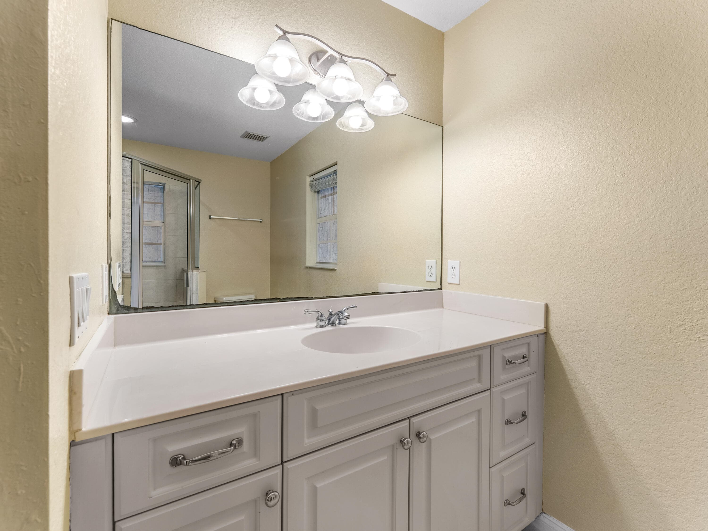430 SE Thanksgiving Avenue, Port St. Lucie, FL 34984 35