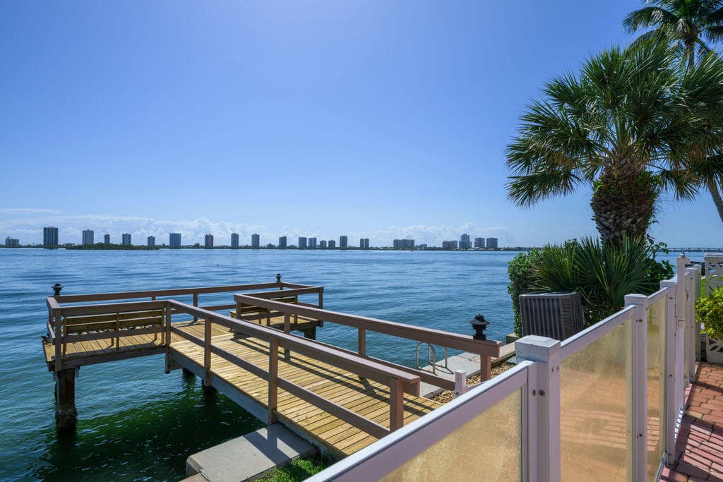101 Doolen Court 307, North Palm Beach, FL 33408 12