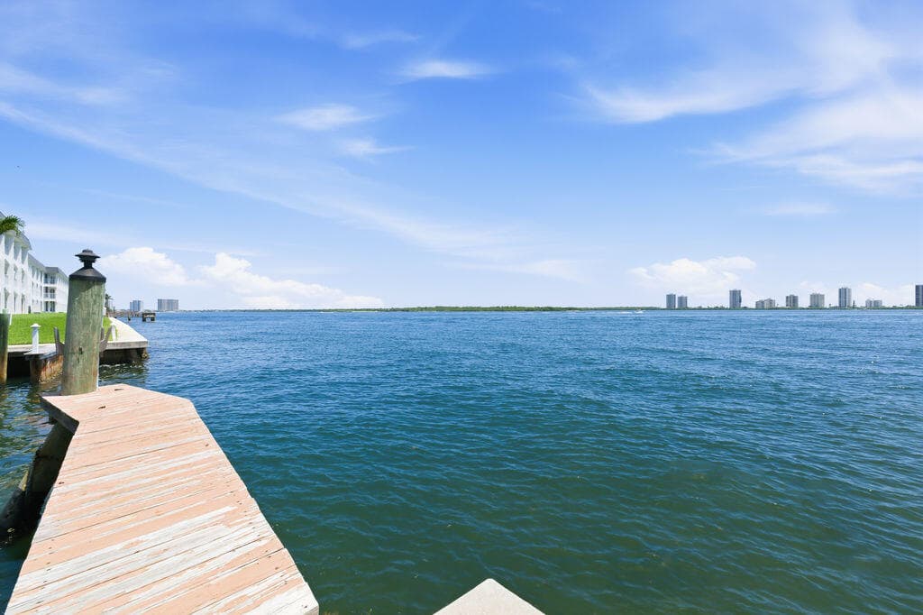 101 Doolen Court 307, North Palm Beach, FL 33408 37
