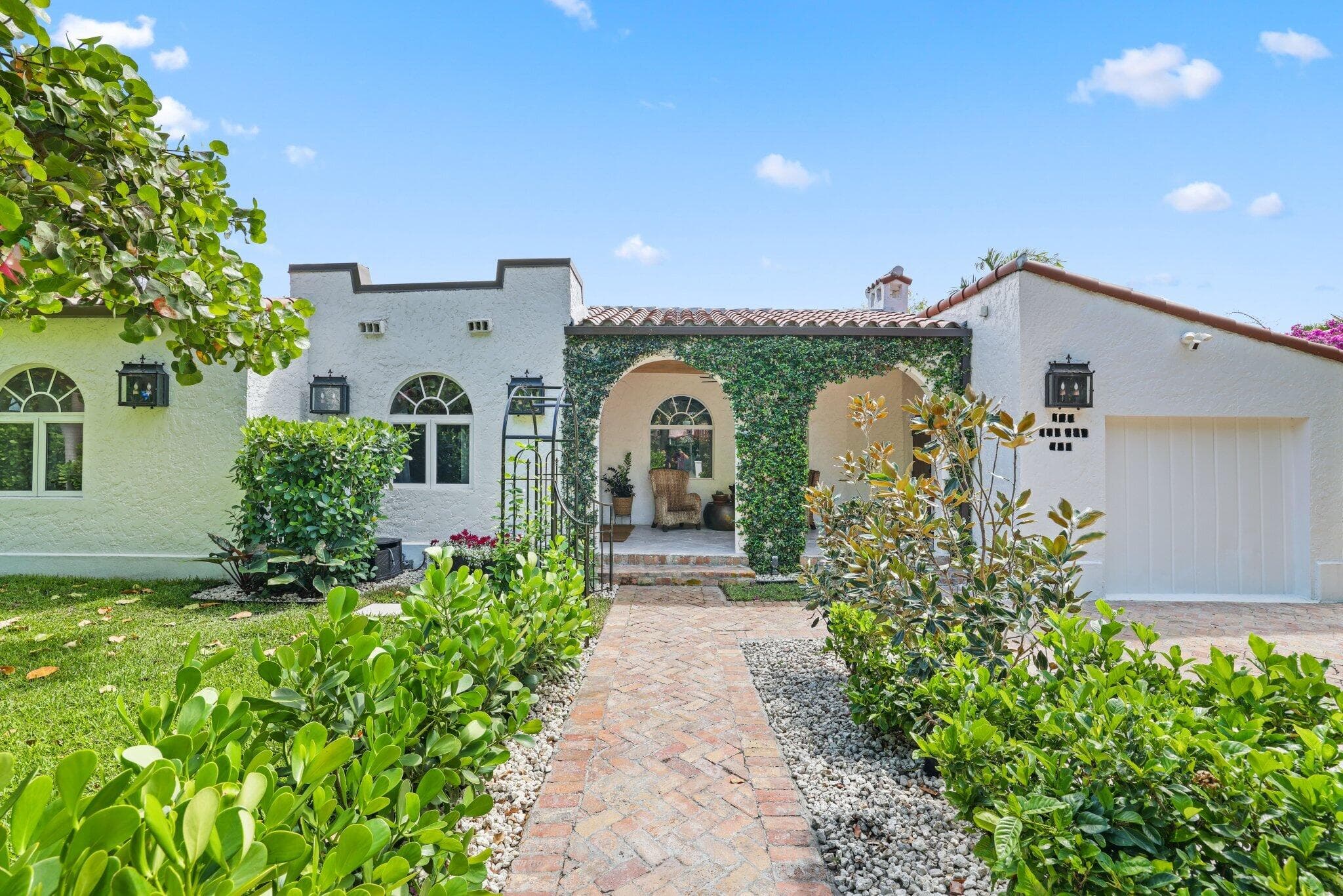 706 Sunset Road, West Palm Beach, FL 33401 2