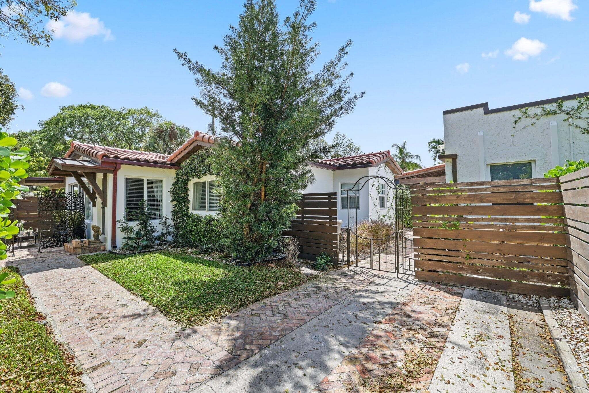 706 Sunset Road, West Palm Beach, FL 33401 52