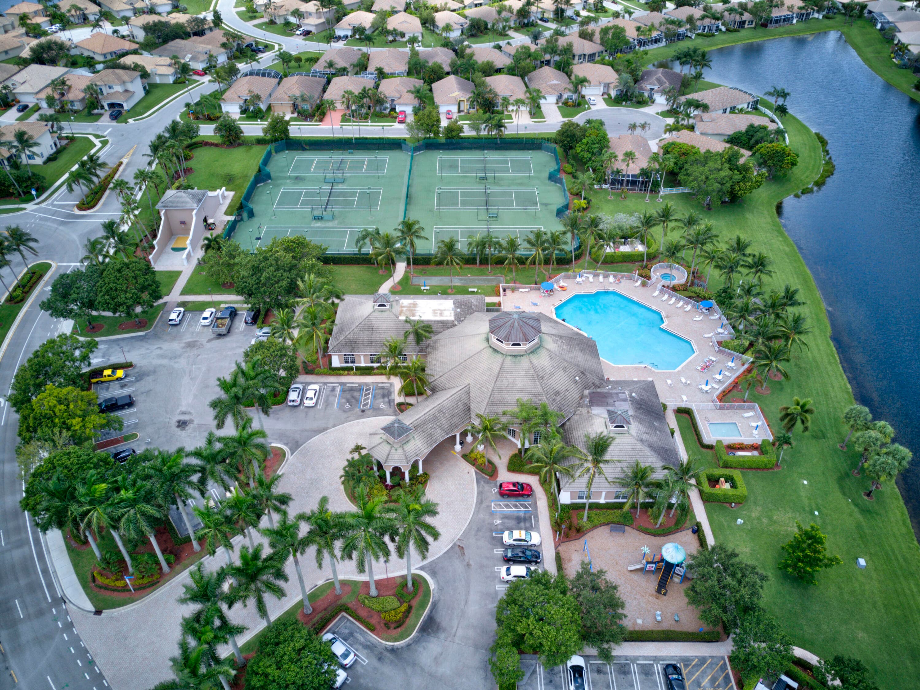 8600 Pine Cay, West Palm Beach, FL 33411 75