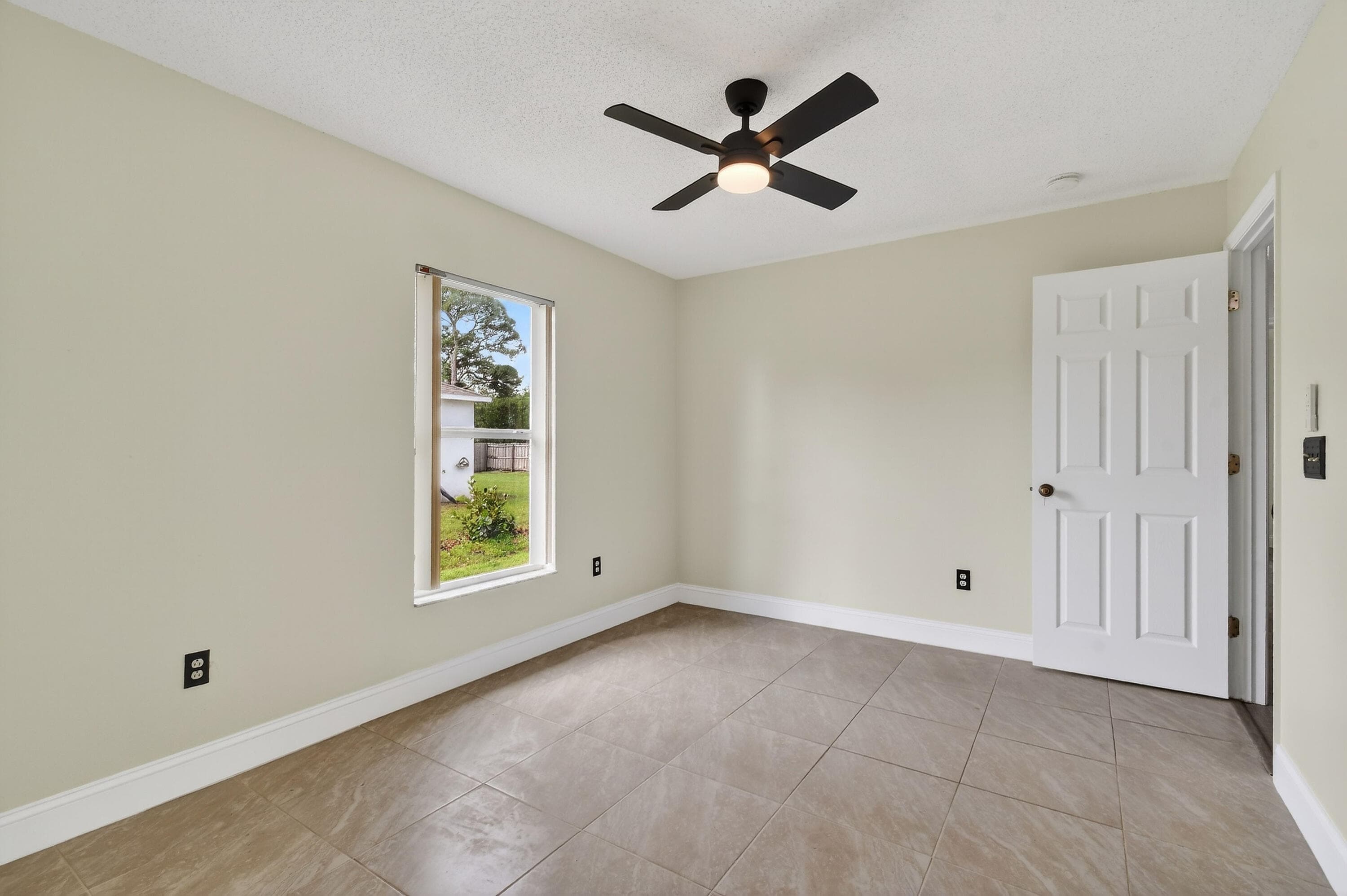 1714 SE Aneci Street, Port St. Lucie, FL 34983 35