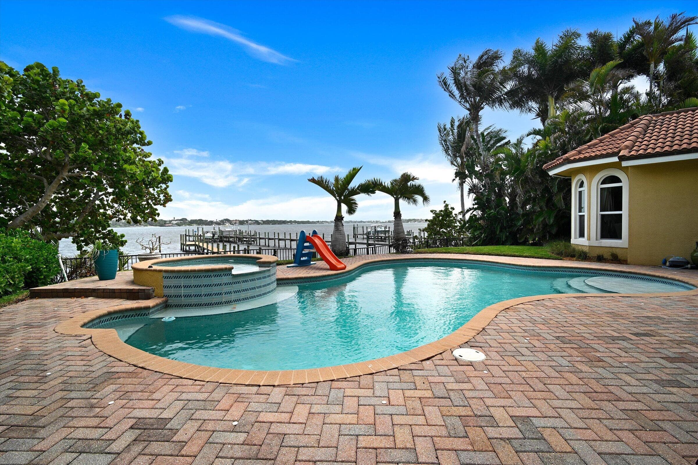 881 SE Saint Lucie Boulevard, Stuart, FL 34996 44