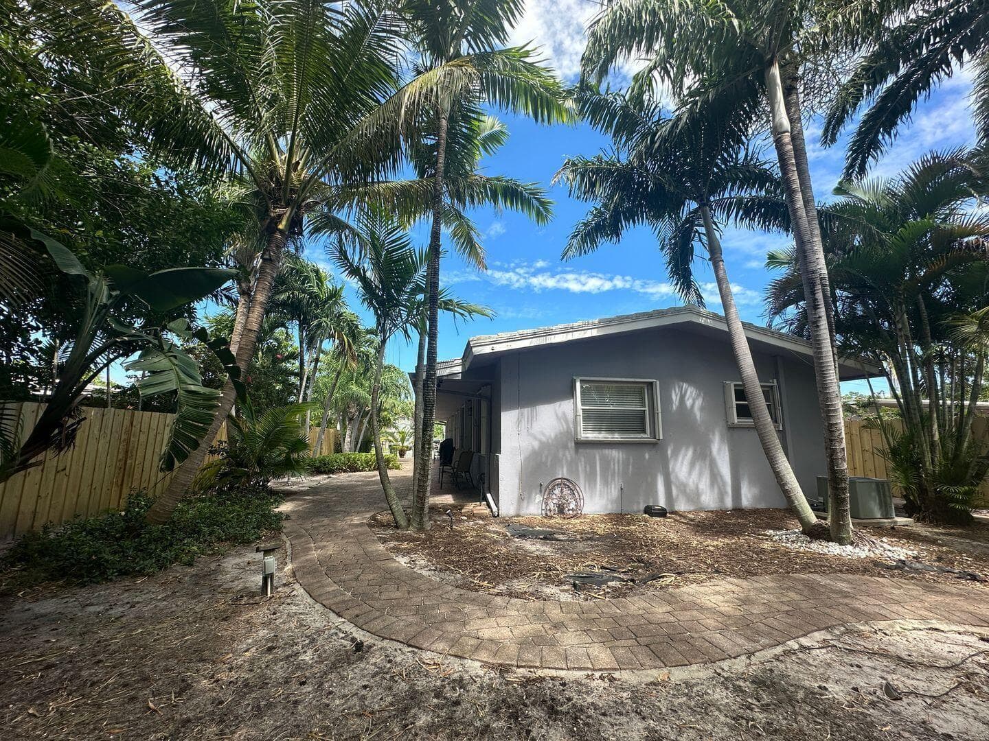 740 NE 37th Street B, Oakland Park, FL 33334 27