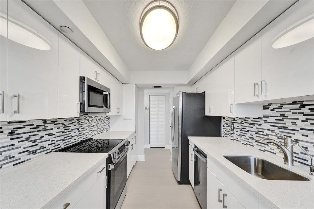 1000 Saint Charles Place 305, Pembroke Pines, FL 33026 8