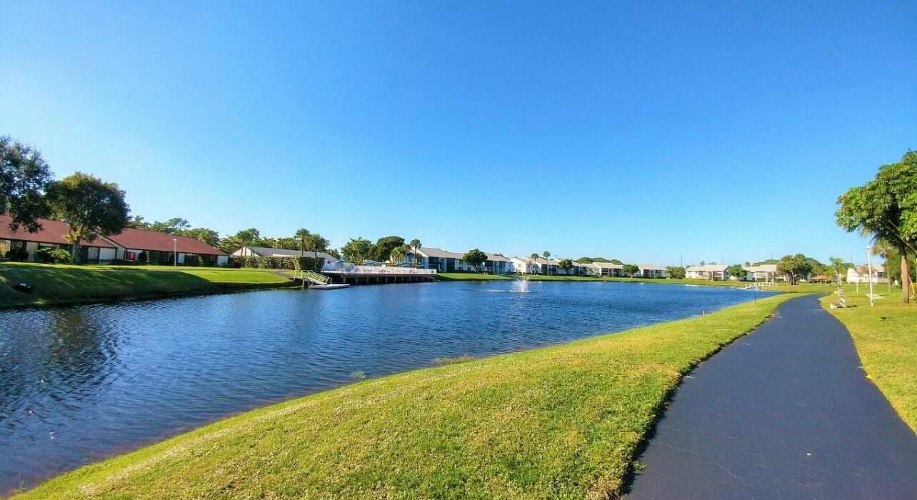 1007 Green Pine Boulevard D2, West Palm Beach, FL 33409 27