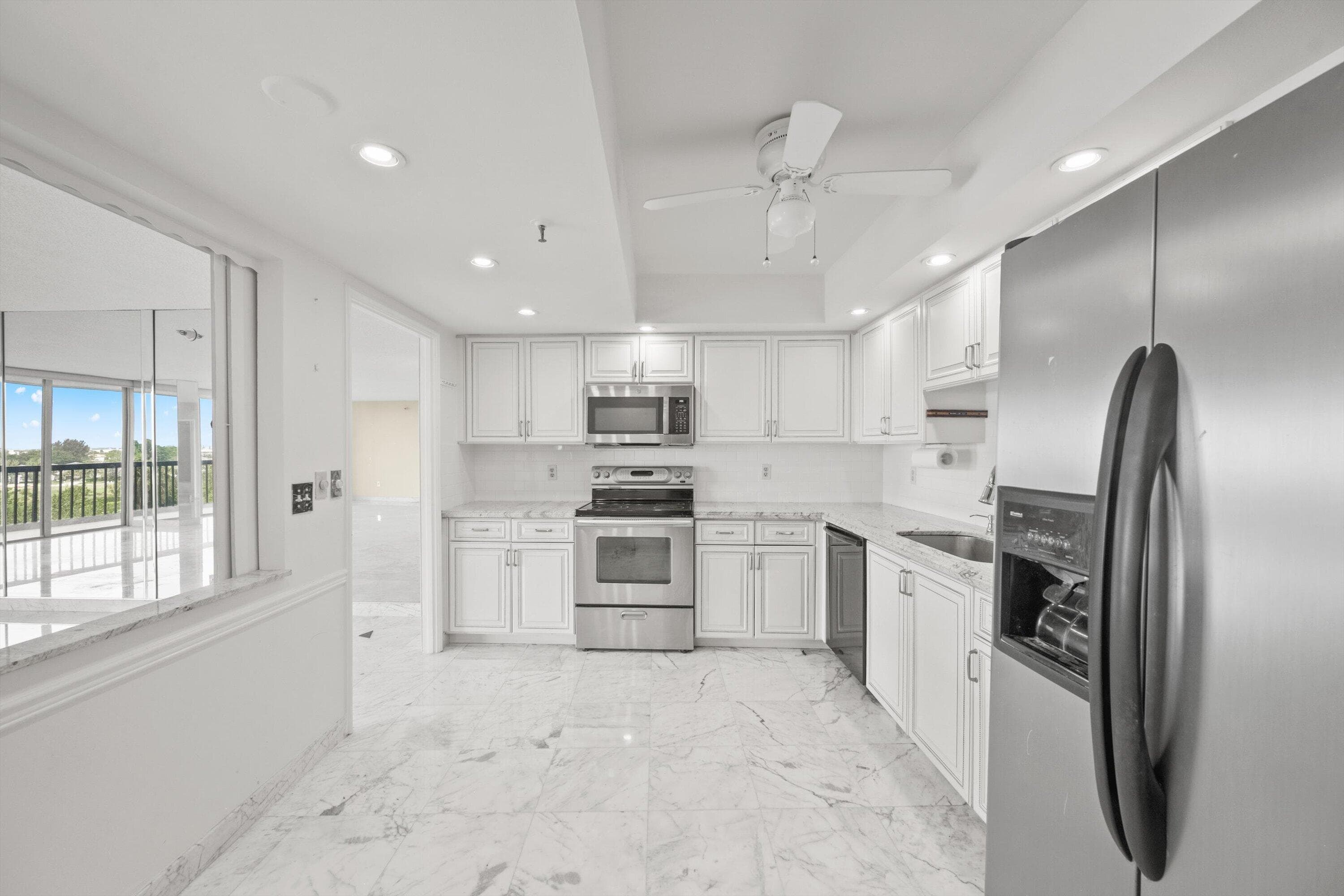 2480 Presidential Way 704, West Palm Beach, FL 33401 14