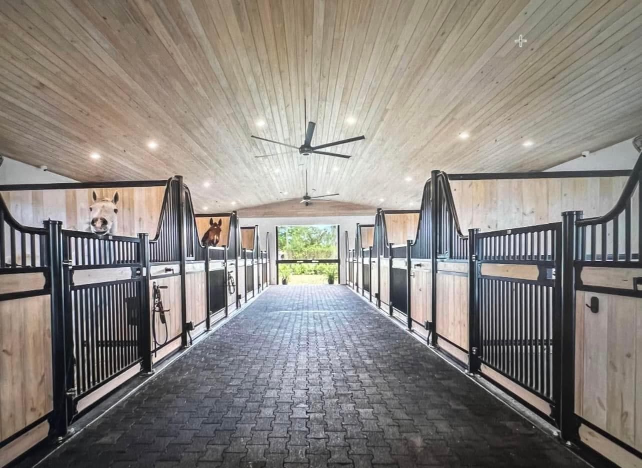 14322 Drafthorse Lane Stalls, Wellington, FL 33414 3