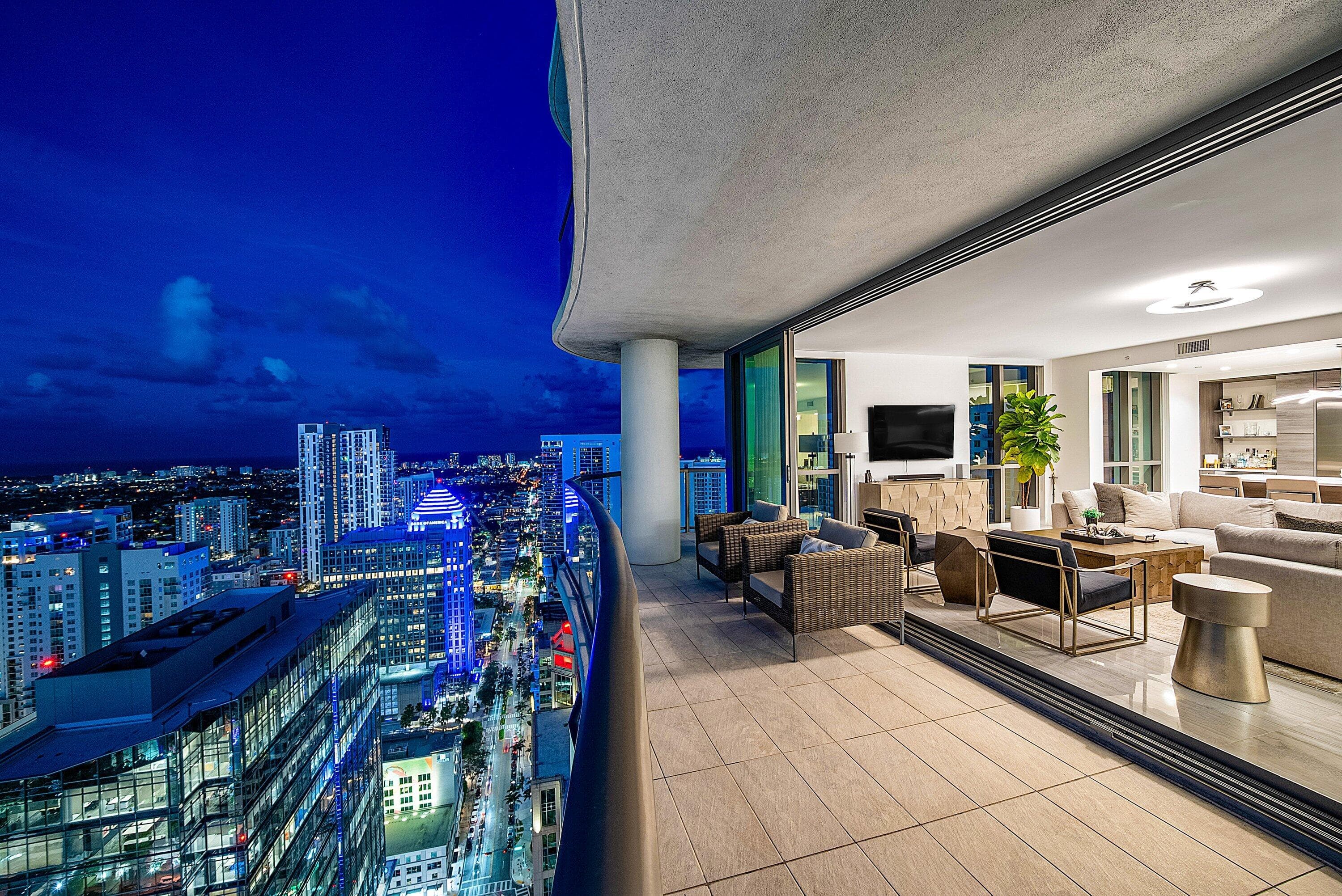 100 E Las Olas Boulevard 4301, Fort Lauderdale, FL 33301 2