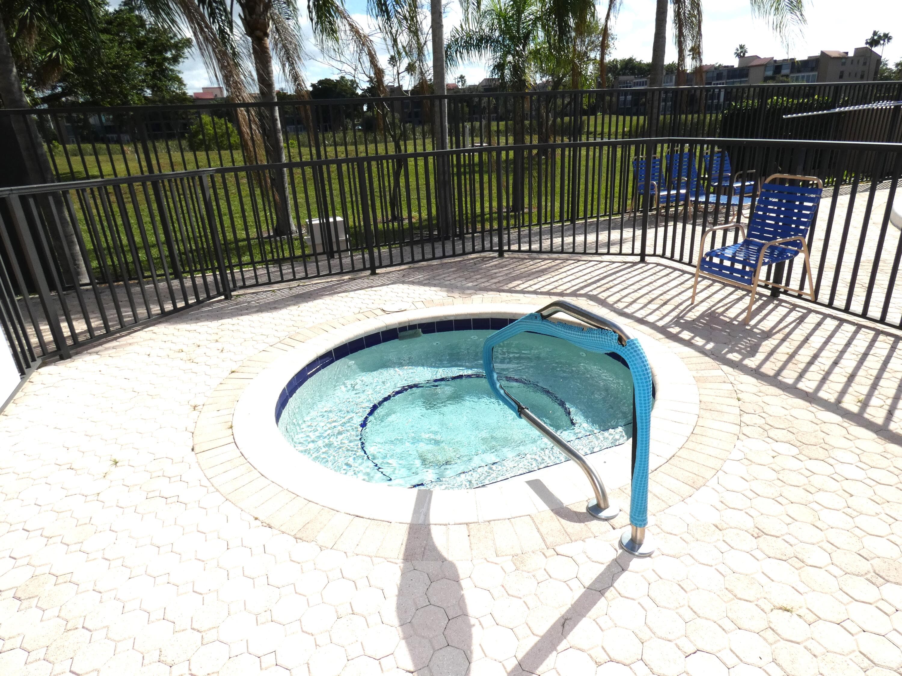 357 N Rock Island Road 407, Margate, FL 33063 23