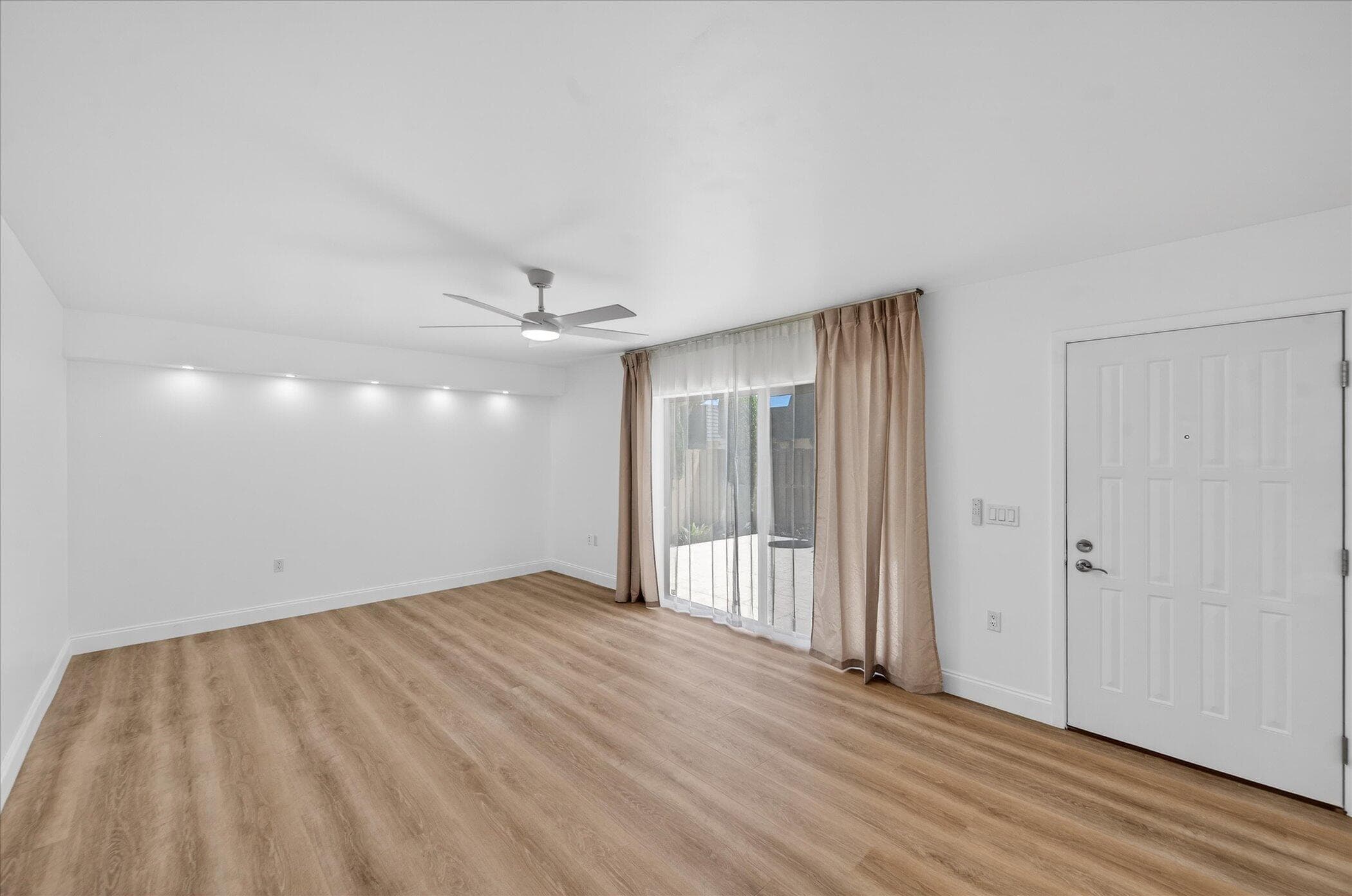 1617 16th Way, West Palm Beach, FL 33407 28