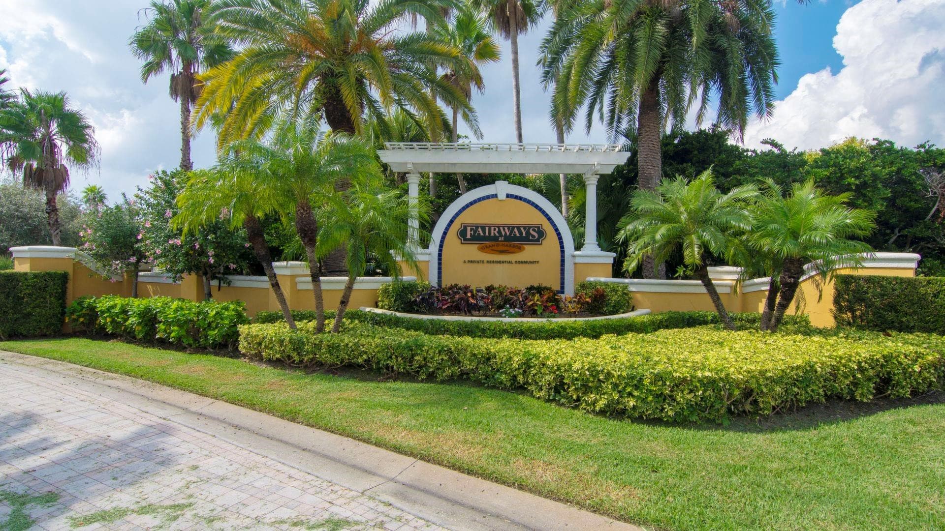 5095 Fairways Circle 102, Vero Beach, FL 32967 23