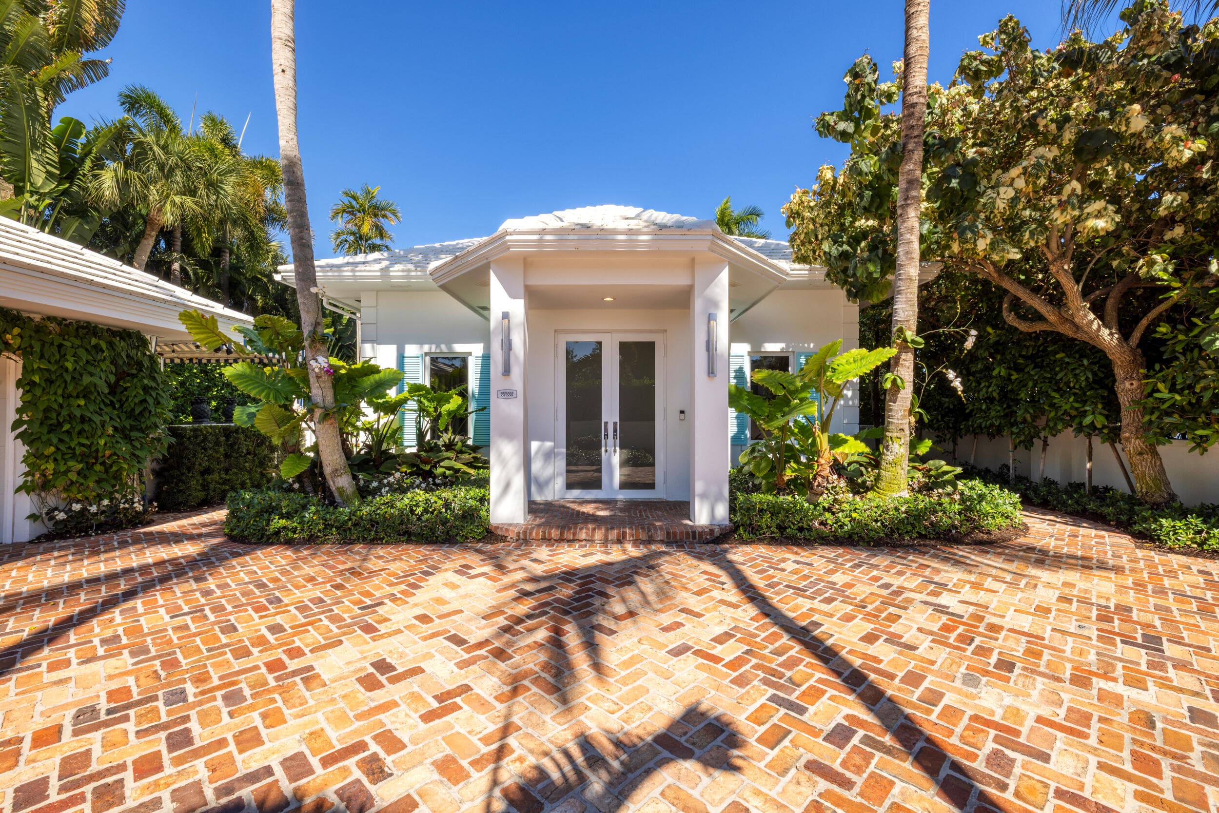 121 Seville Road, West Palm Beach, FL 33405 8