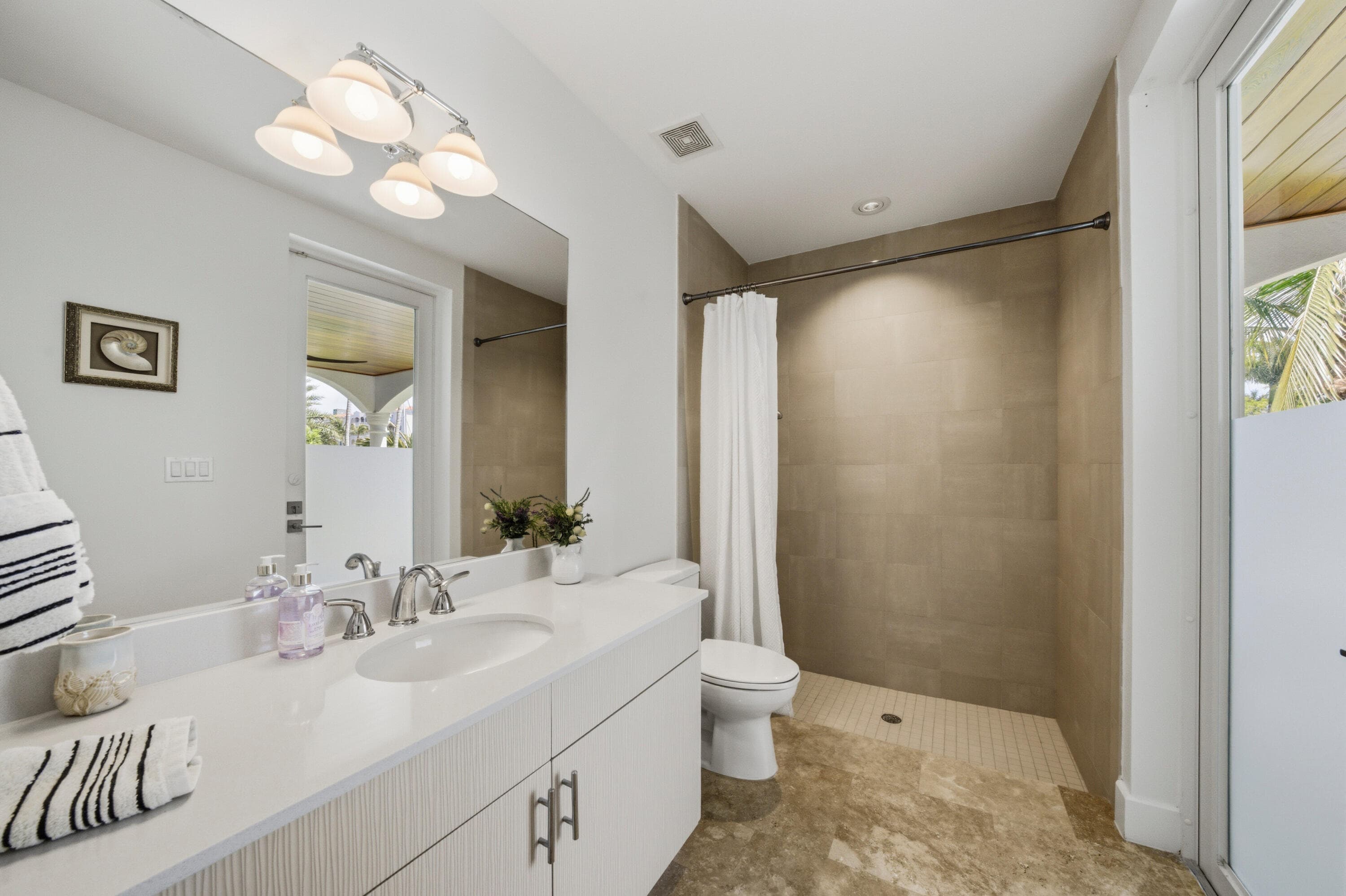 69 Isle Of Venice Drive, Fort Lauderdale, FL 33301 32