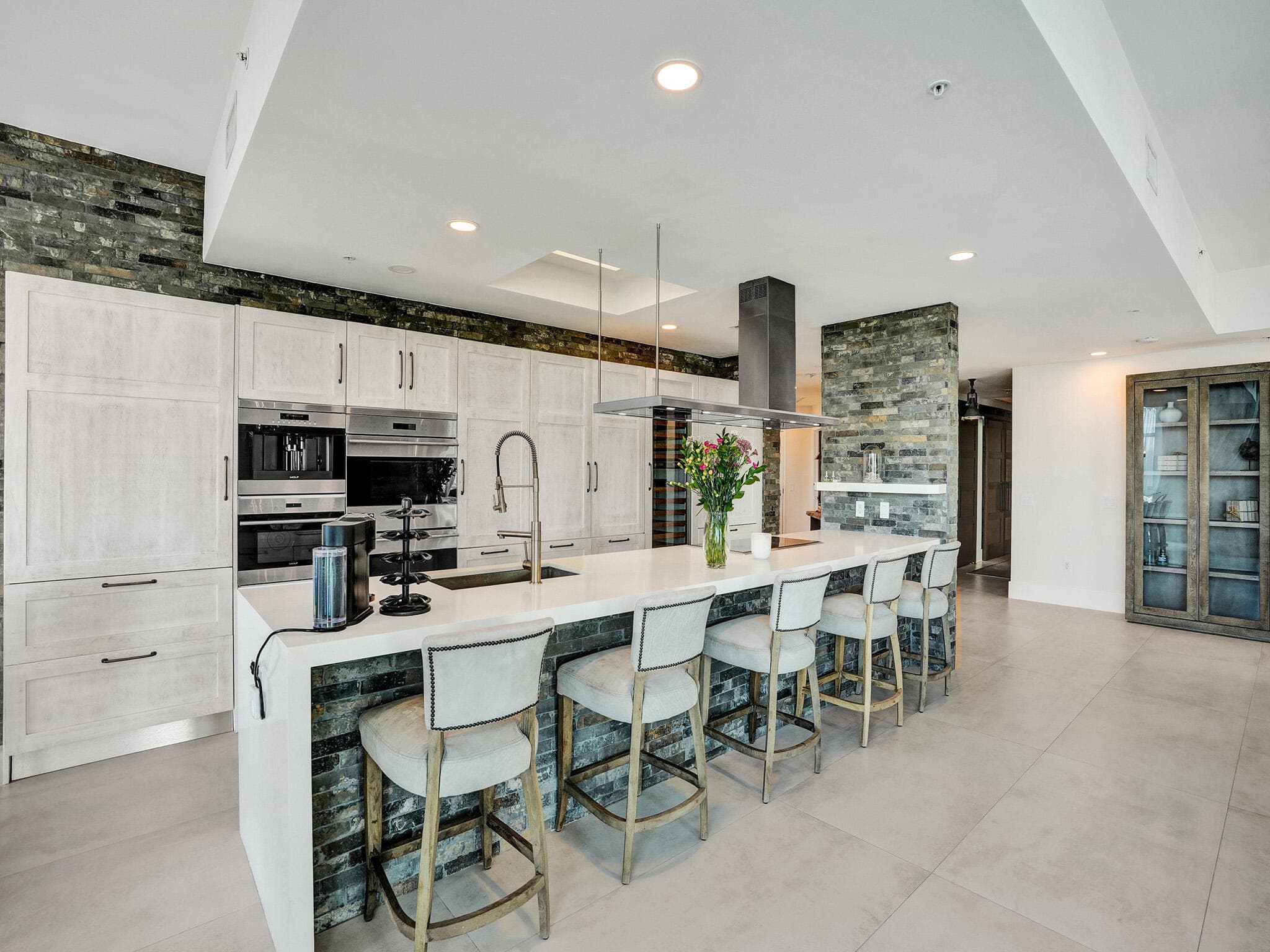 17301 Biscayne Boulevard, North Miami Beach, FL 33160 9