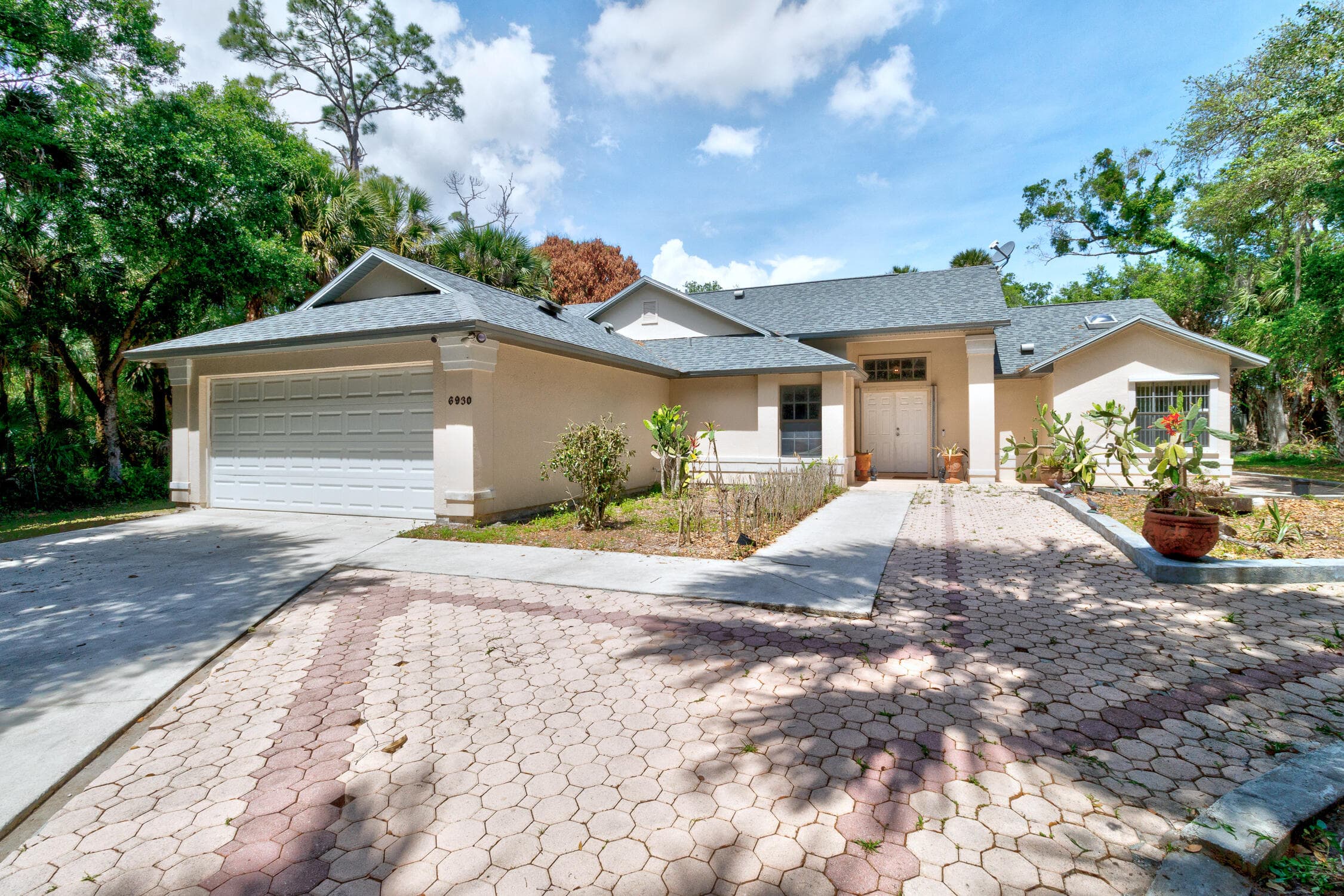 6930 41st Street, Vero Beach, FL 32967 4