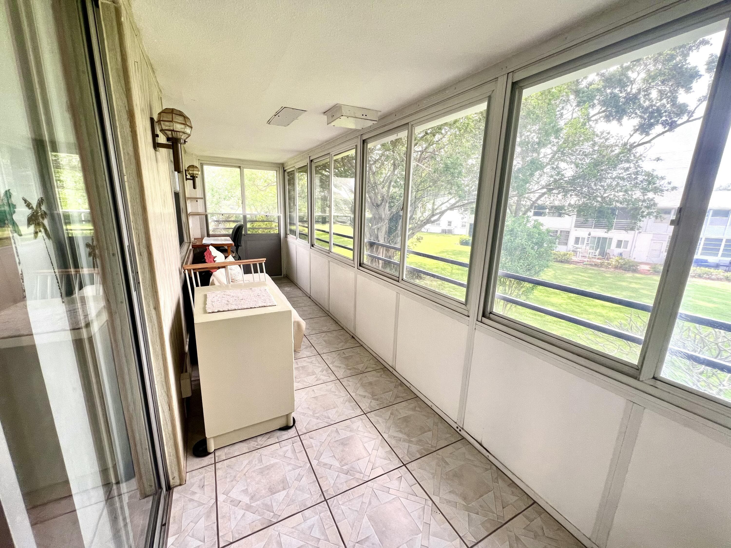 328 Farnham P, Deerfield Beach, FL 33442 24