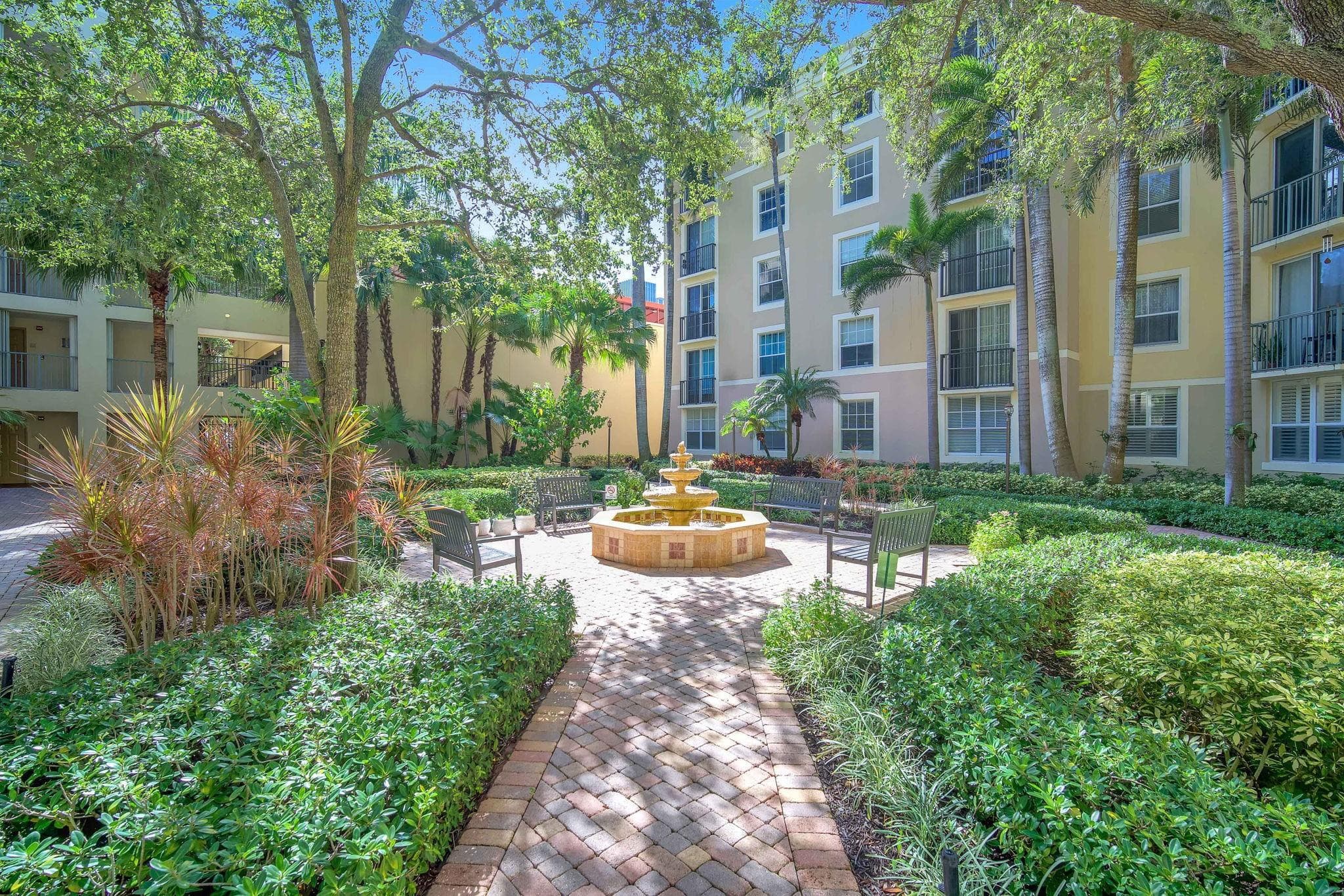 630 S Sapodilla Avenue 407, West Palm Beach, FL 33401 18