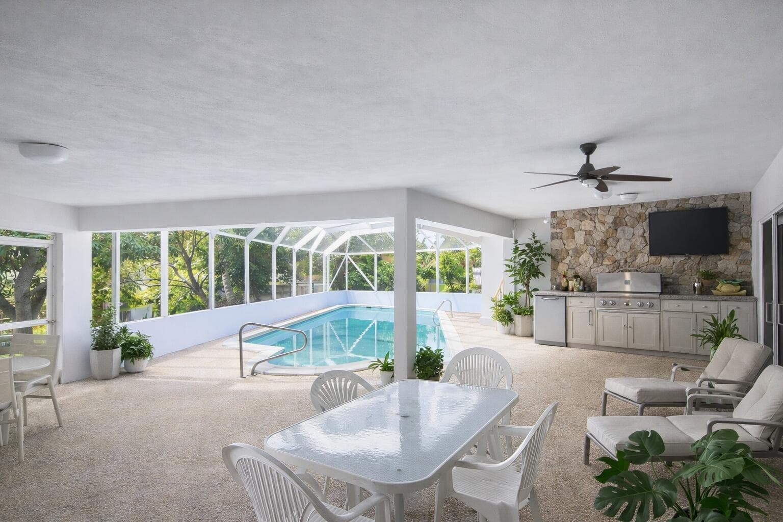 4490 NW 43rd Street, Lauderdale Lakes, FL 33319 34