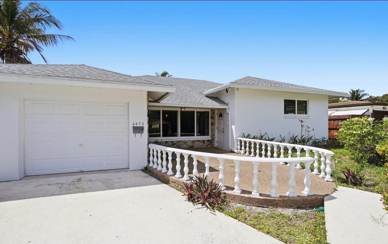 4490 NW 43rd Street, Lauderdale Lakes, FL 33319 45