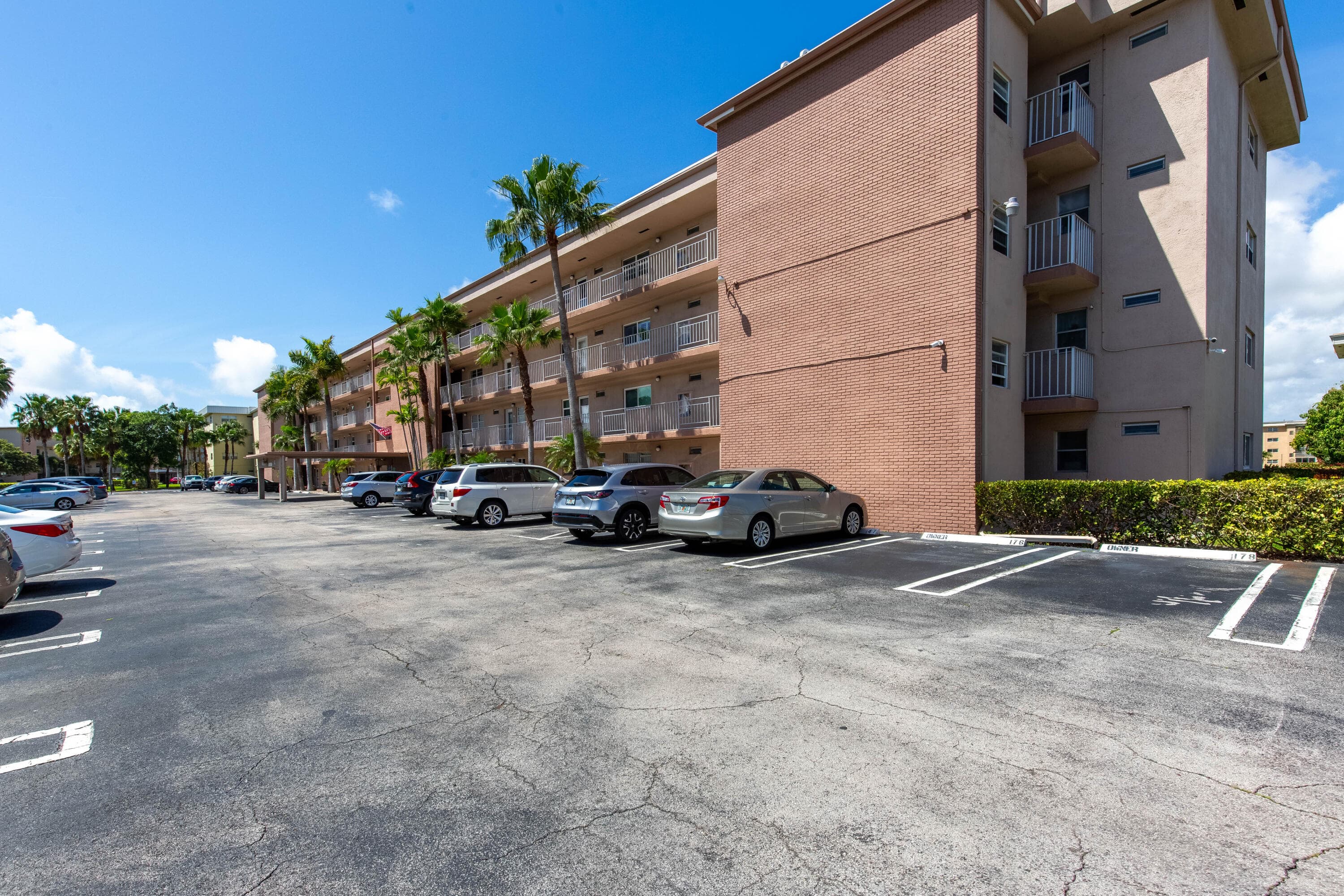 2615 NE 1st Court 411, Boynton Beach, FL 33435 2