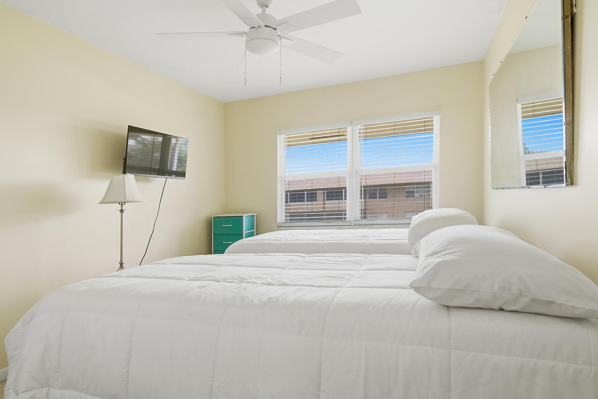 142 Norwich F, West Palm Beach, FL 33417 19