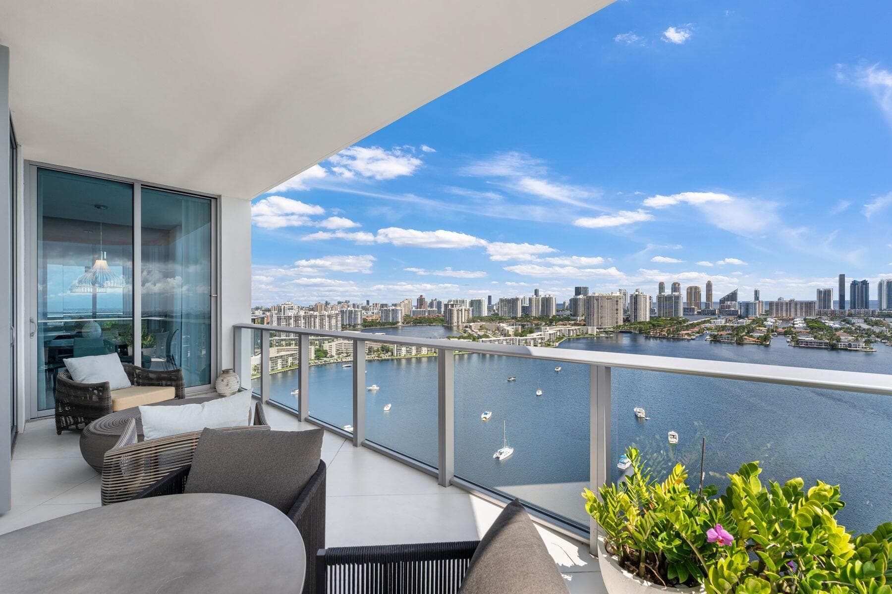17301 Biscayne Boulevard Ph-7, North Miami Beach, FL 33160 39