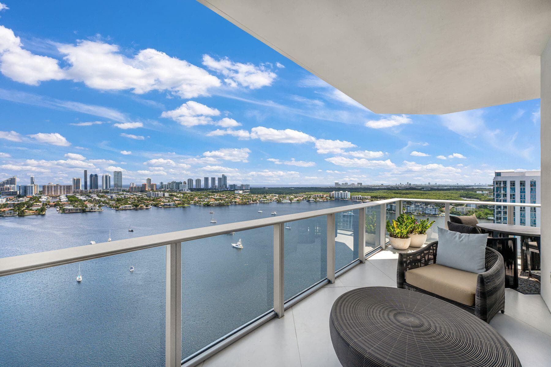 17301 Biscayne Boulevard Ph-7, North Miami Beach, FL 33160 40