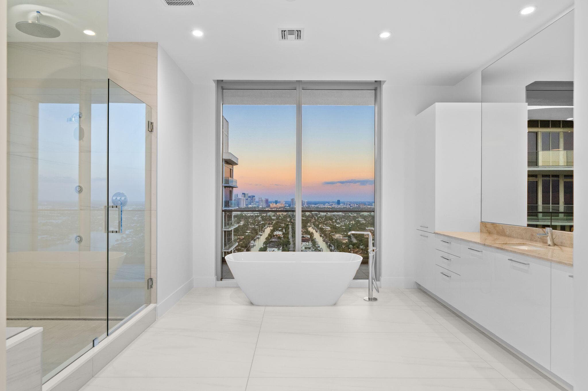 151 N Seabreeze Boulevard Ph2601-e, Fort Lauderdale, FL 33304 32