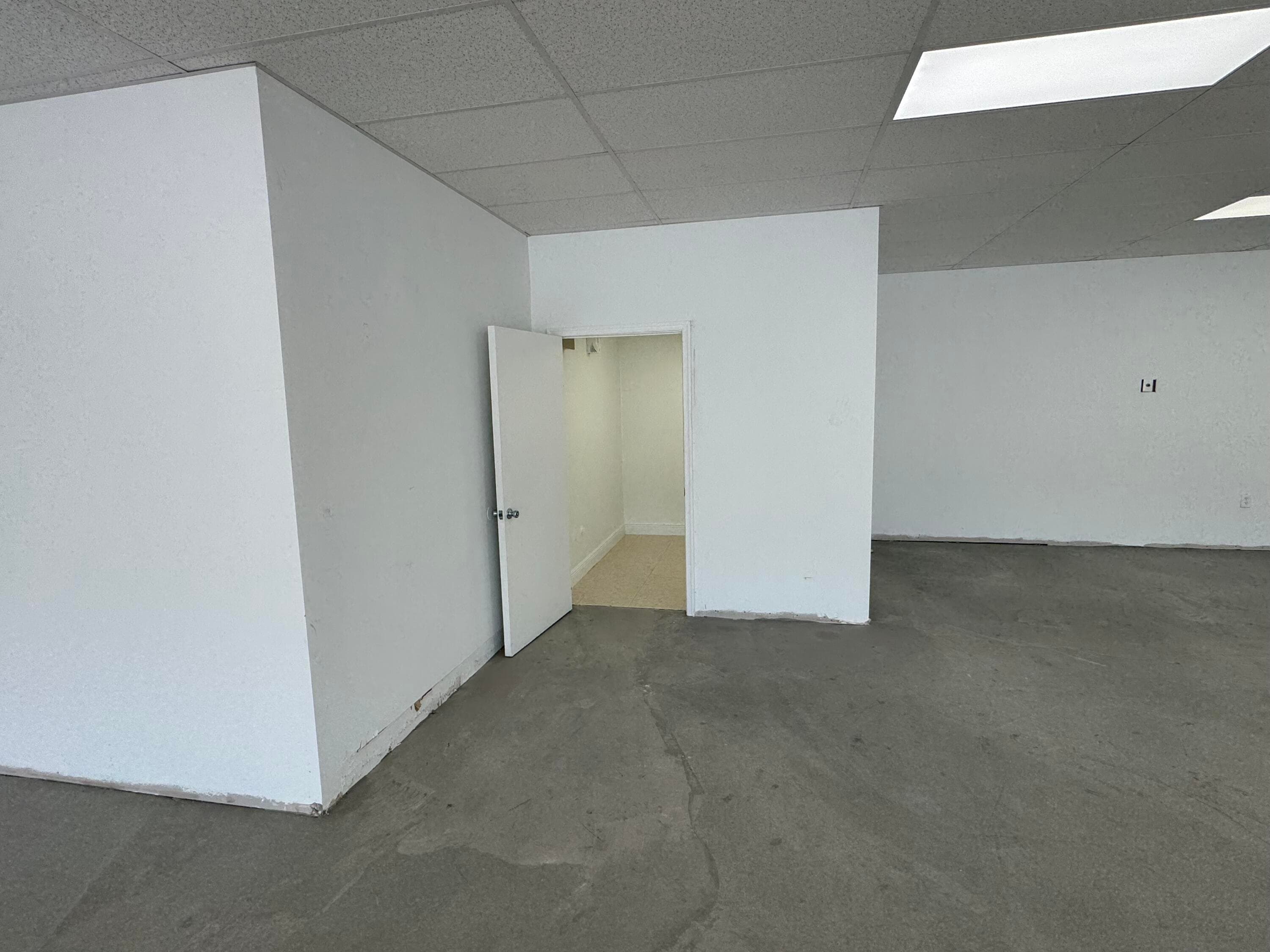 777 E Oakland Park Boulevard, Oakland Park, FL 33334 10