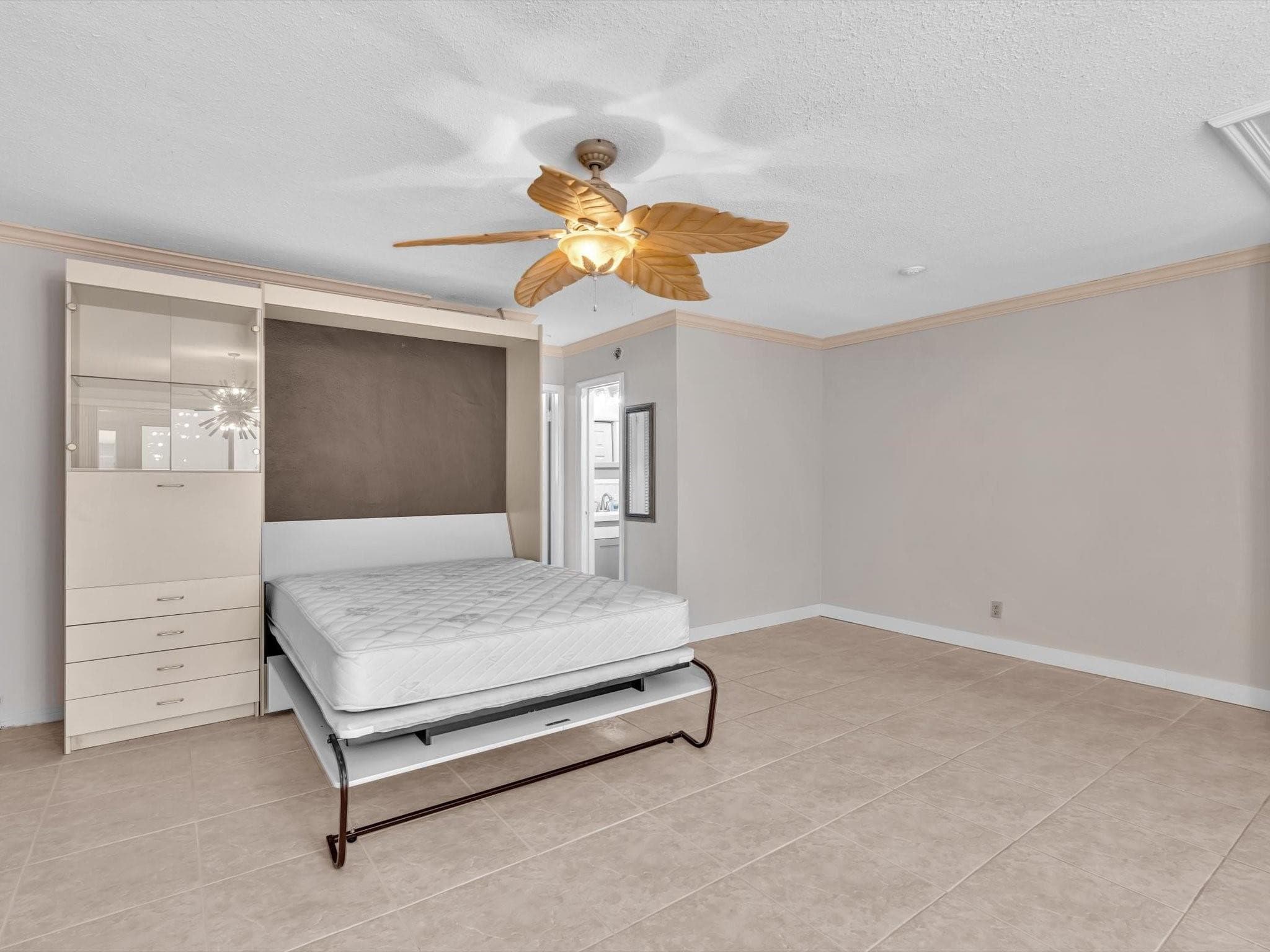 2000 Diana Drive 207, Hallandale Beach, FL 33009 33