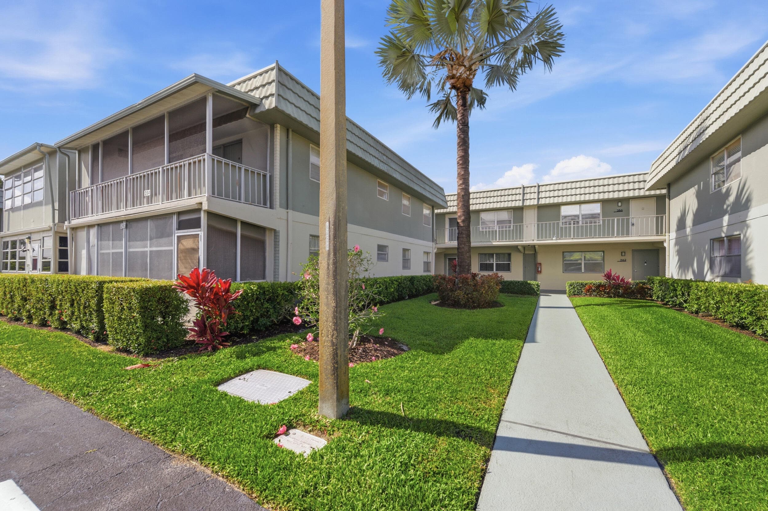 284 Flanders F, Delray Beach, FL 33484 3